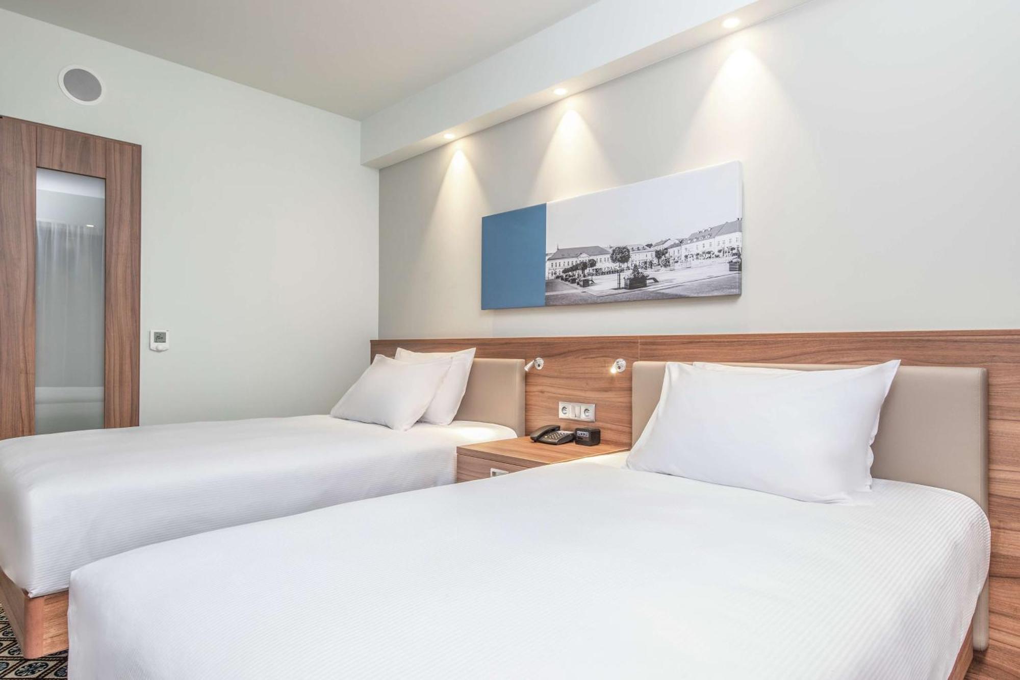 Hampton By Hilton Oswiecim Exterior photo