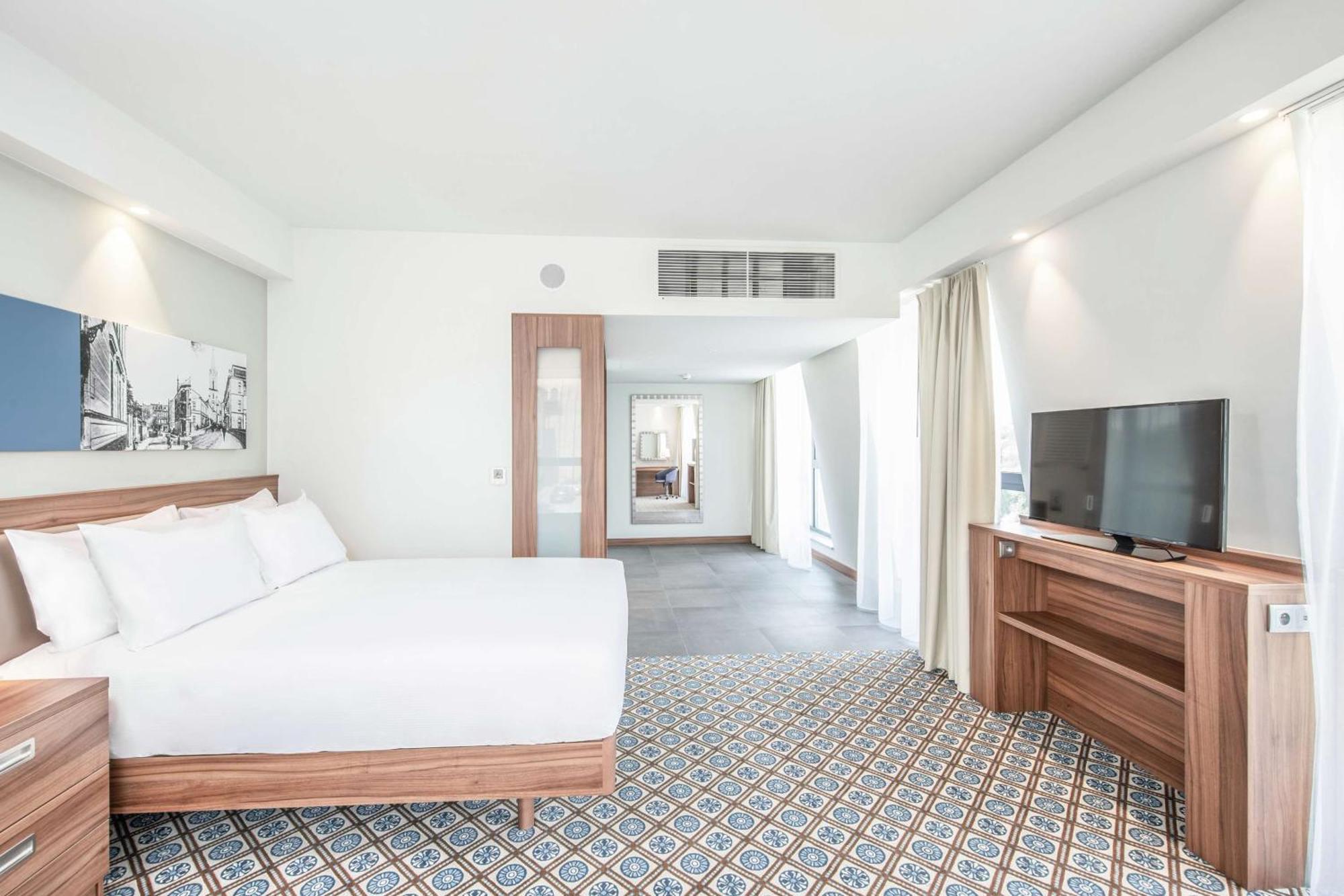 Hampton By Hilton Oswiecim Exterior photo